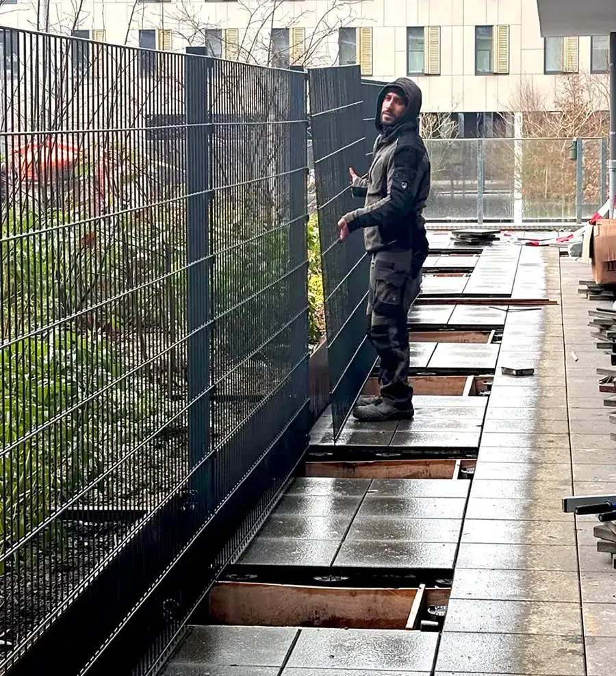 Fencing with gates for optimum security