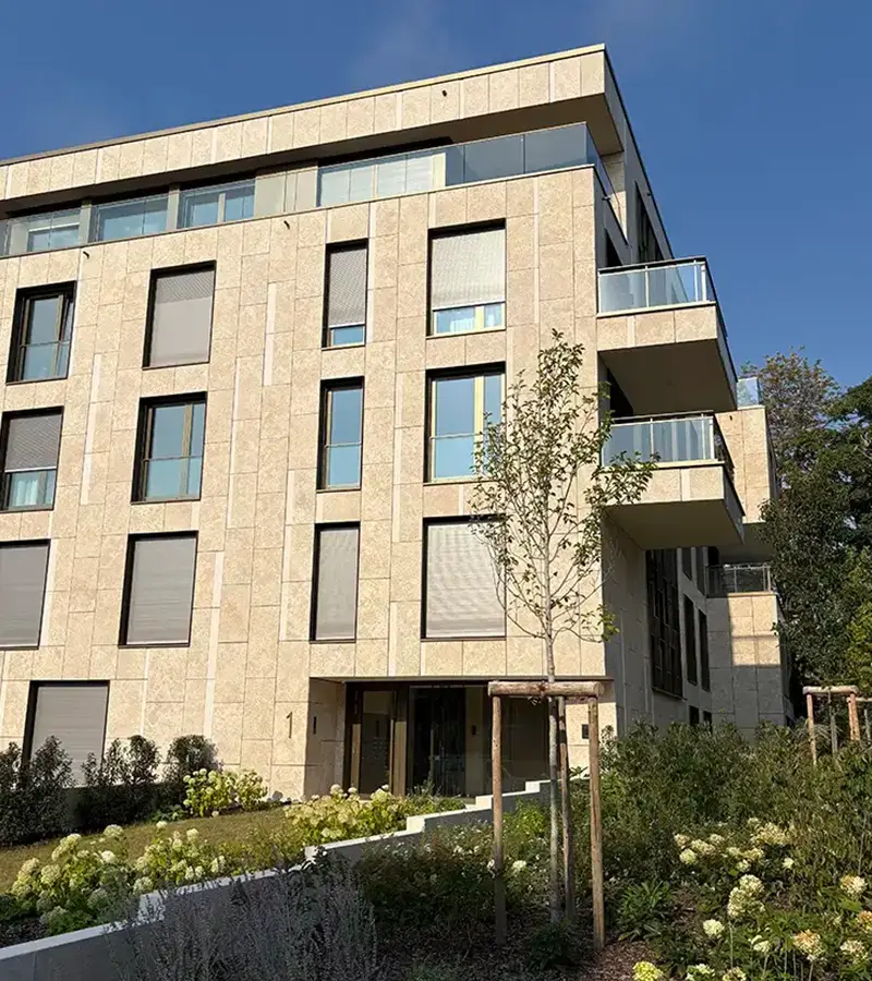 La société Plantations Weisen intervient de manière respectueuse dans les espaces extérieurs des copropriétés d'immeubles au Grand-Duché de Luxembourg.