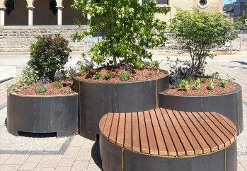 Bacs végétalisés innovants pour la commune de Schifflange, conçus et installés par la société Plantations Weisen.